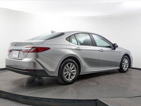Used 2025 Toyota Camry LE FWD image 8