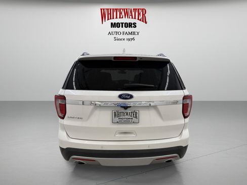 Used 2017 Ford Explorer Limited w/ Equipment Group 301A FWD image 3