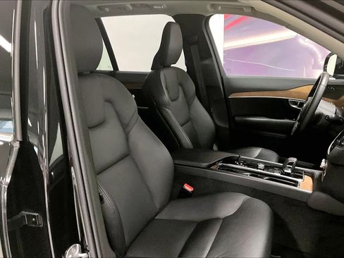 Used 2024 Volvo XC90 B6 Plus image 13