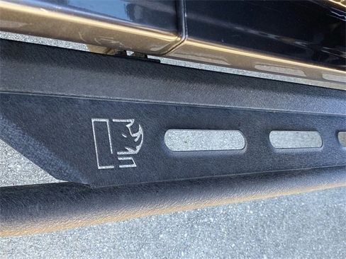 Used 2024 Jeep Gladiator Sport image 25