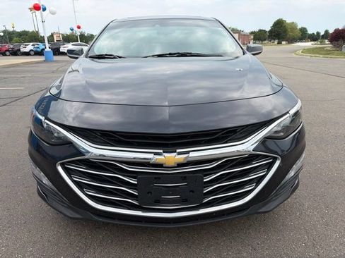 Used 2023 Chevrolet Malibu LT FWD image 2