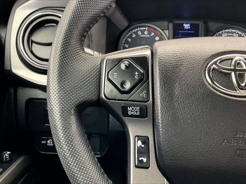 Used 2022 Toyota Tacoma TRD Off-Road image 21