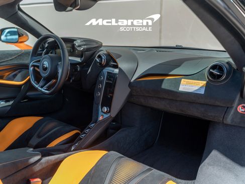 New 2026 McLaren 750S image 17