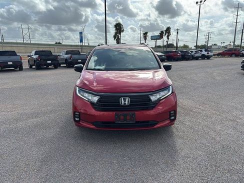 Used 2024 Honda Odyssey Sport image 2