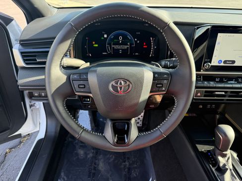 Used 2026 Toyota Camry SE FWD image 13