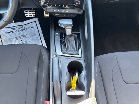 Certified 2025 Hyundai Elantra Sport image 19