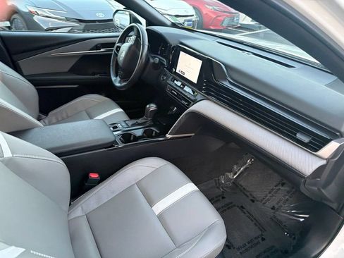 Used 2025 Toyota Camry SE w/ Convenience Package AWD/4WD image 11