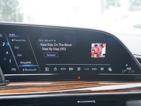 Used 2022 Cadillac Escalade Luxury image 31