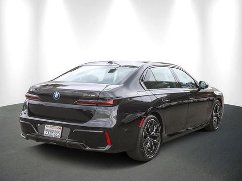 Used 2026 BMW i7 xDrive60 w/ M Sport Package RWD image 6