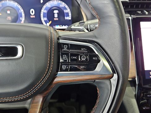 Used 2025 Jeep Grand Cherokee L Summit AWD/4WD image 19