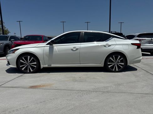 Used 2021 Nissan Altima 2.5 SR w/ SR Premium Package FWD image 5