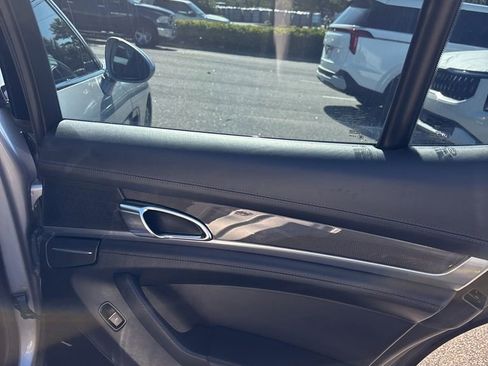 Used 2015 Porsche Panamera AWD/4WD image 19