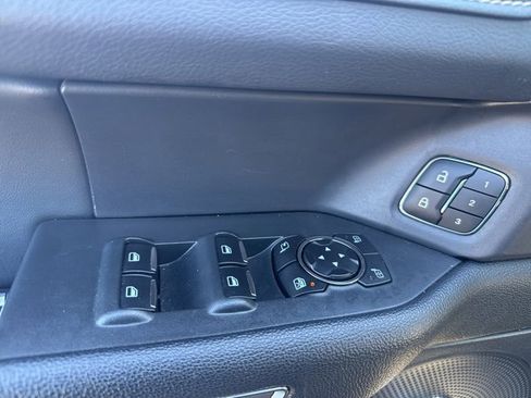 Used 2024 Ford Expedition XLT image 12