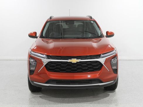 Certified 2024 Chevrolet Trax LT w/ LT Convenience Package image 2