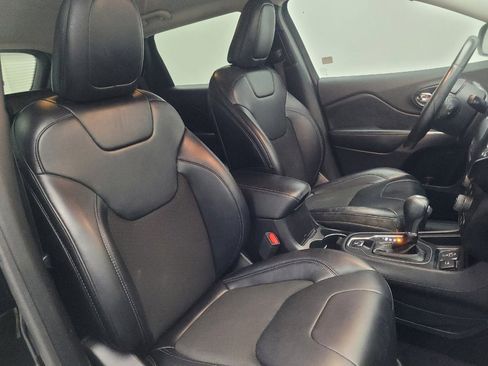 Used 2019 Jeep Cherokee Latitude Plus image 21