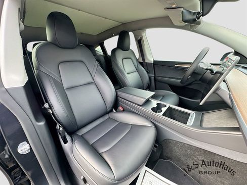 Used 2024 Tesla Model Y Long Range image 32