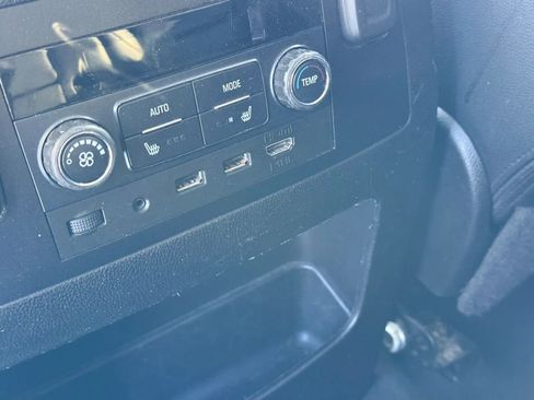 Used 2019 GMC Yukon XL SLT w/ Open Road Package image 17