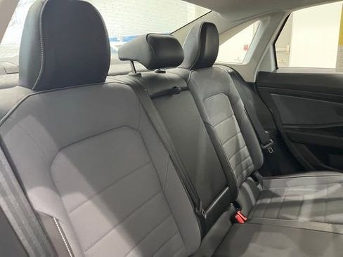 Certified 2025 Volkswagen Jetta SE FWD image 16