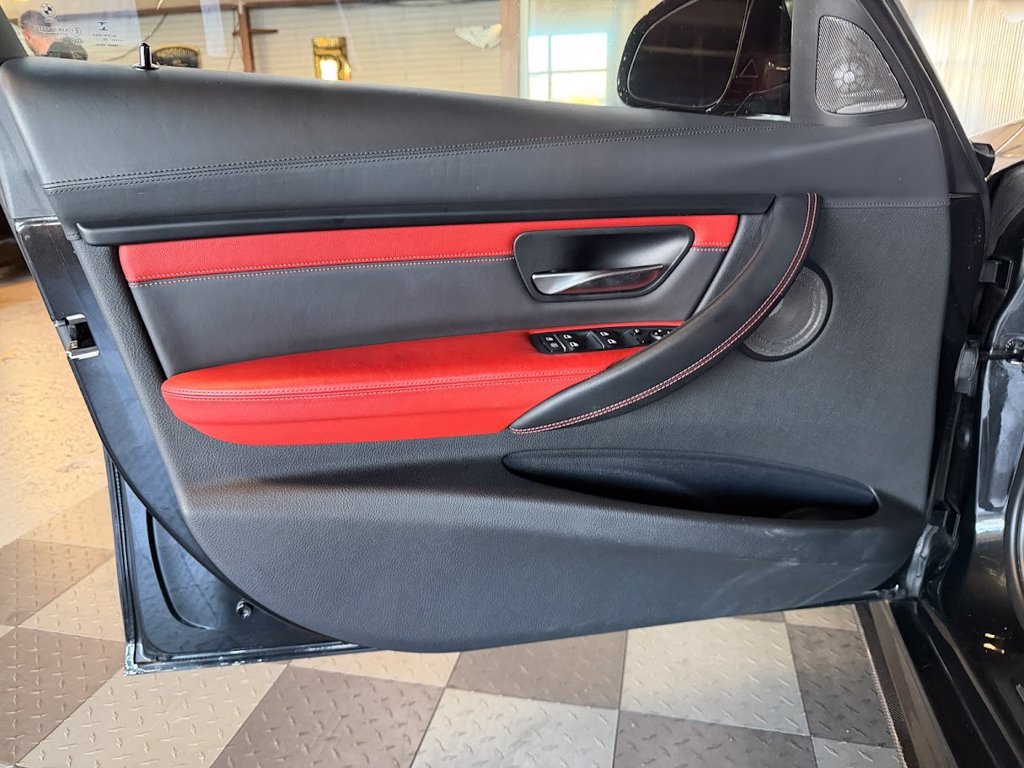 Used 2016 BMW M3 RWD image 26