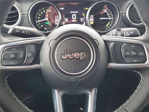 Used 2023 Jeep Wrangler Sahara image 23