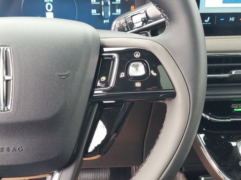 New 2026 Lincoln Corsair Premiere image 18