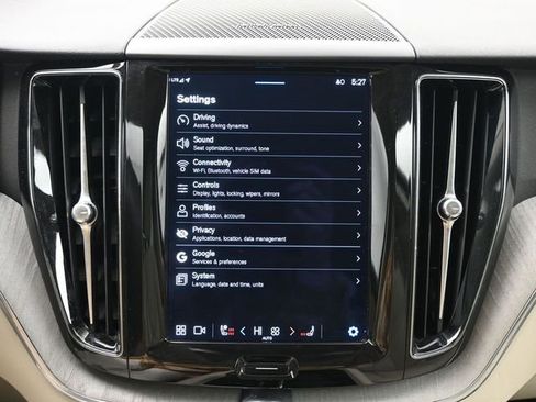 Used 2023 Volvo XC60 B5 Plus w/ Climate Package image 15