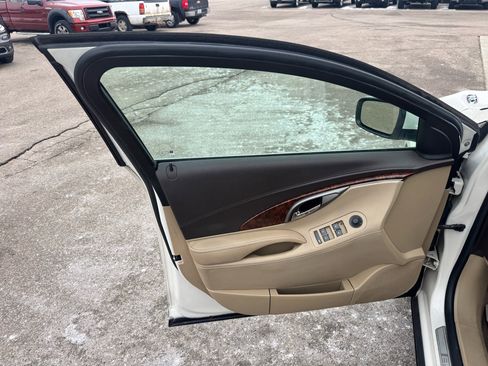 Used 2011 Buick LaCrosse CXS image 14