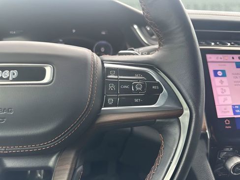 Used 2022 Jeep Grand Cherokee Summit w/ Adv Protech Group IV image 18