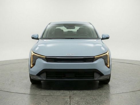 Used 2025 Kia K4 LXS image 2
