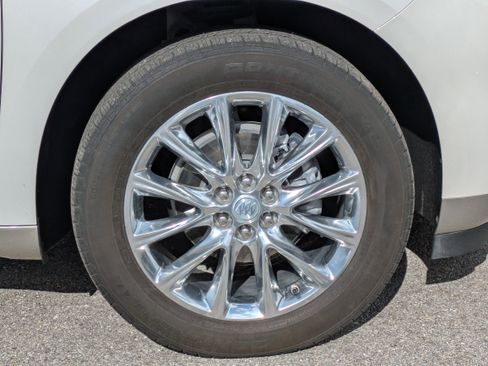 Used 2021 Buick Enclave Essence FWD image 11