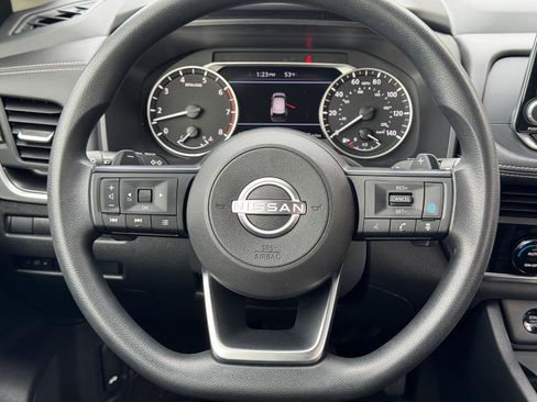 Used 2024 Nissan Rogue SV image 12