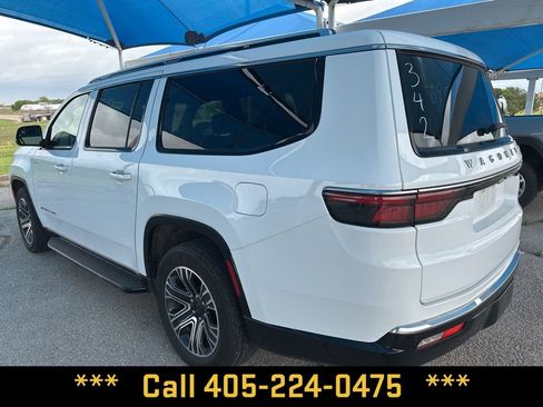 Used 2024 Jeep Wagoneer L Series II w/ Flexible Seating Group AWD/4WD image 7