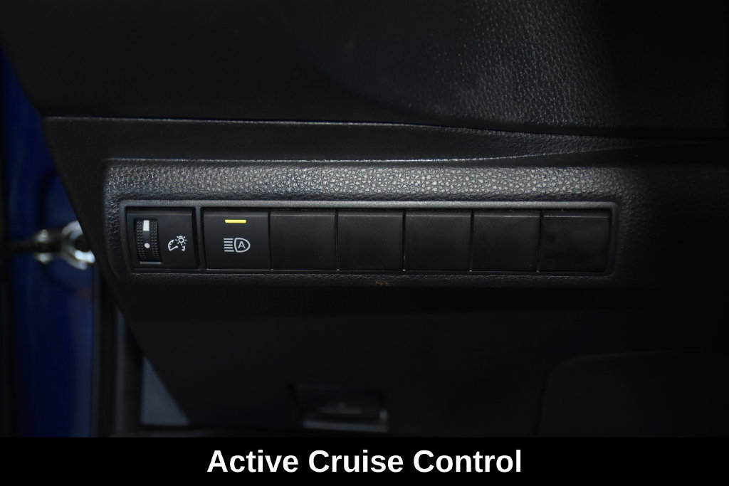 Used 2025 Toyota Corolla LE FWD image 9