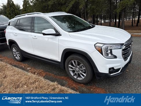 Certified 2023 GMC Terrain SLT image 1