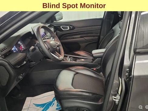 Used 2023 Jeep Compass Latitude w/ Sun and Sound Group AWD/4WD image 5