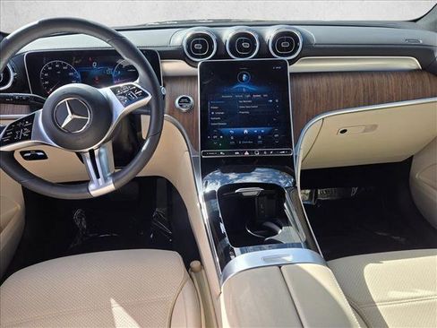 Used 2024 Mercedes-Benz GLC 300 4MATIC image 16