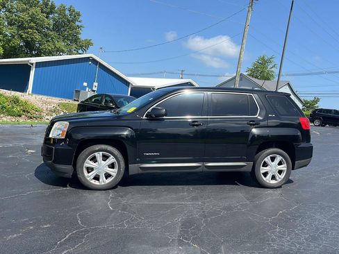 Used 2017 GMC Terrain SLE FWD image 2