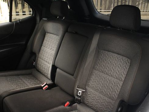 Used 2022 Chevrolet Equinox LT FWD image 18