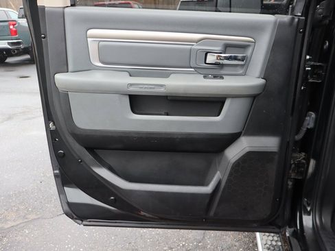 Used 2015 RAM 2500 SLT image 29