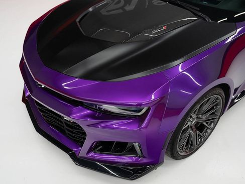Used 2018 Chevrolet Camaro ZL1 RWD image 8