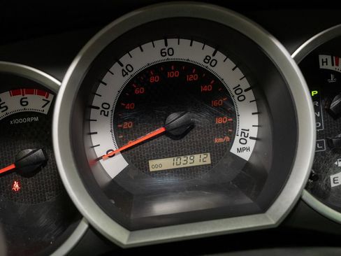 Used 2015 Toyota Tacoma PreRunner image 14