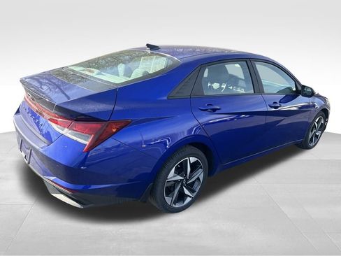 Used 2023 Hyundai Elantra SEL w/ Convenience Package image 5