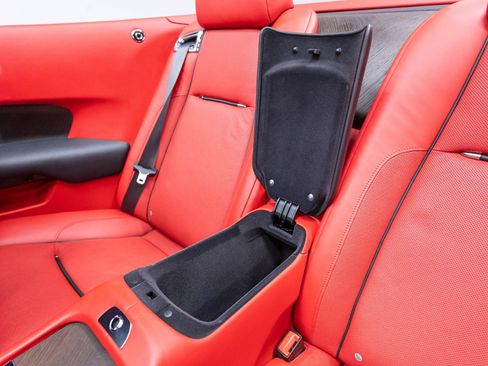 Used 2017 Rolls-Royce Dawn RWD image 29