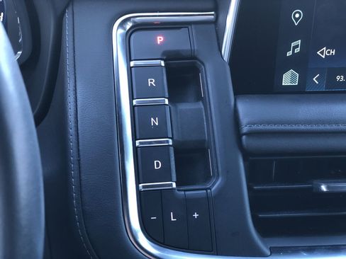 Used 2022 Chevrolet Tahoe Z71 w/ Z71 Off-Road Package image 20