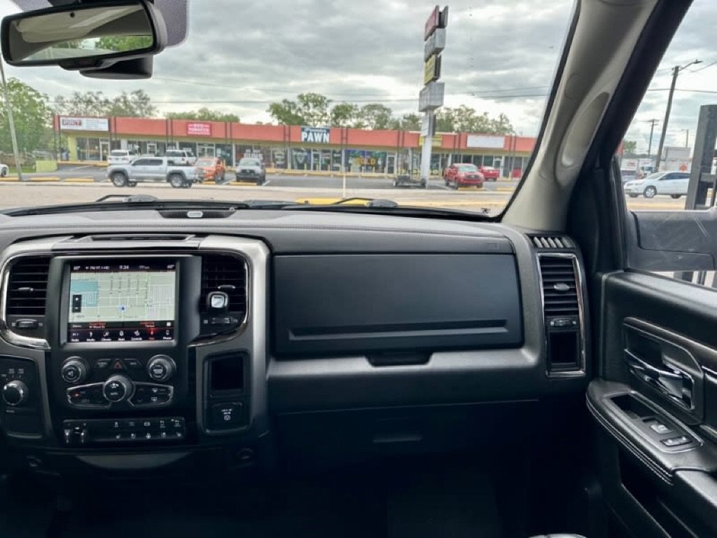 Used 2018 RAM 3500 Laramie w/ Sport Appearance Group AWD/4WD image 32