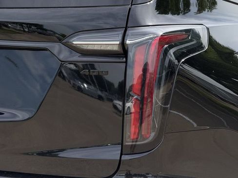 Used 2022 Cadillac XT6 Sport w/ Platinum Package AWD/4WD image 7