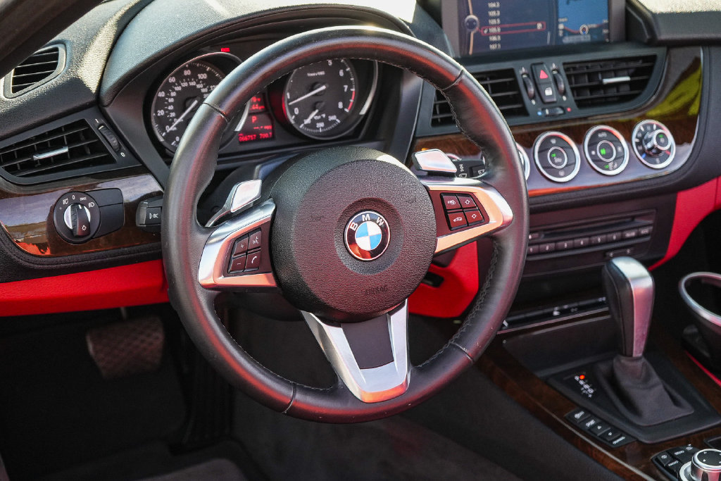 Used 2009 BMW Z4 sDrive30i RWD image 16