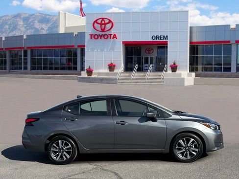 Used 2025 Nissan Versa SV FWD image 3
