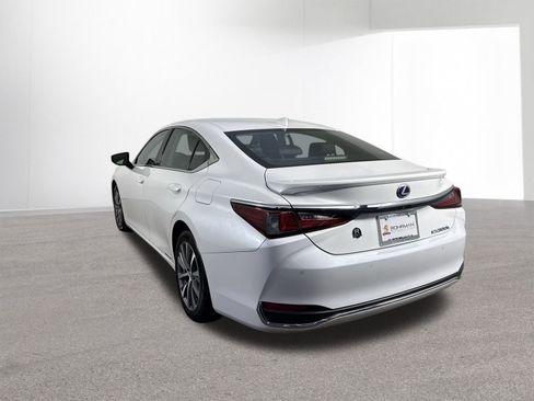 Used 2021 Lexus ES 300h w/ Premium Package image 33