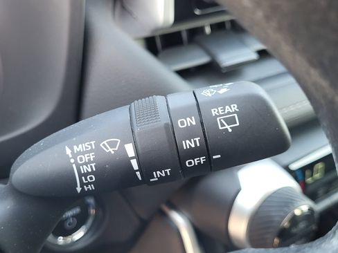 Certified 2025 Toyota RAV4 XLE image 33